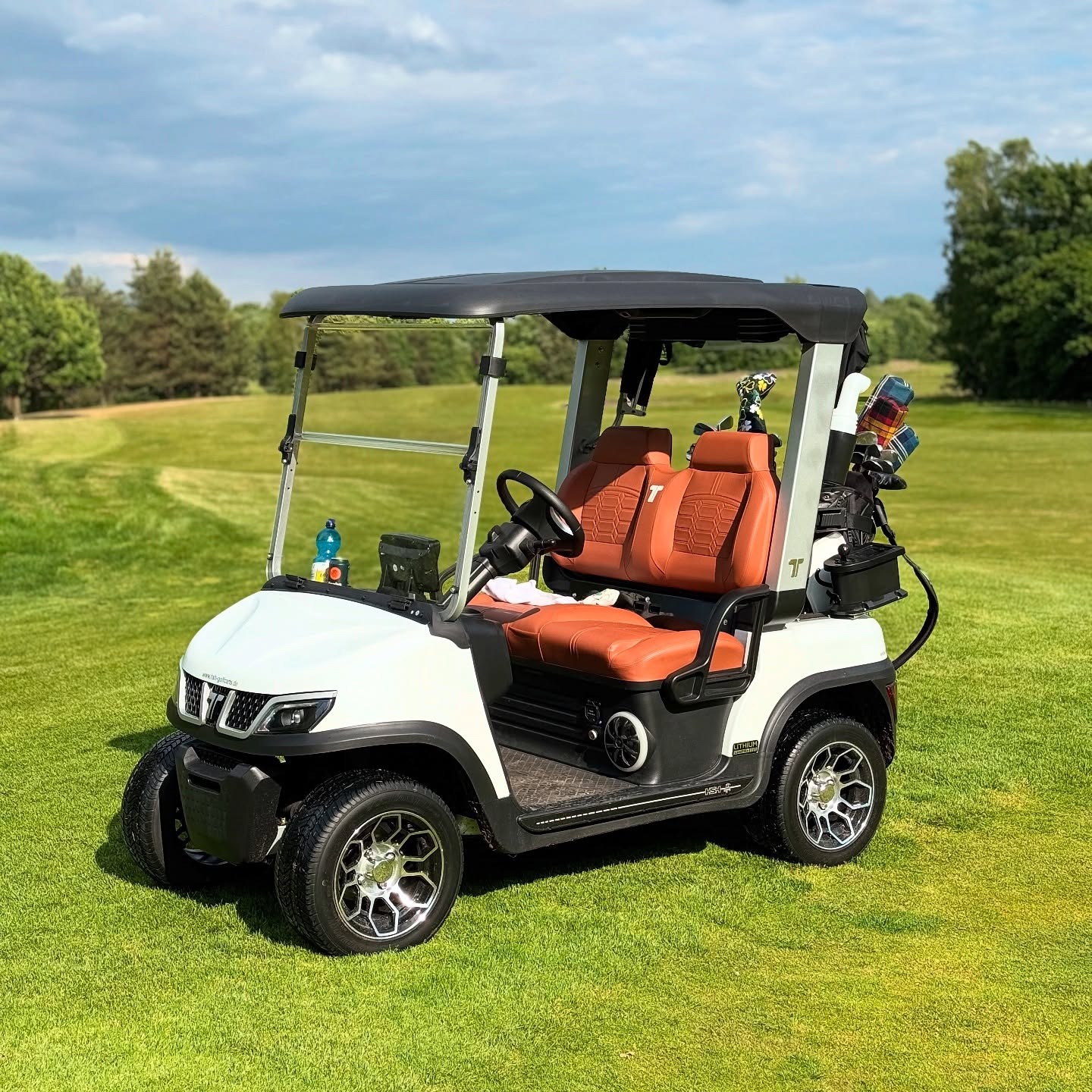 tara spirit plus golf cart on golf course